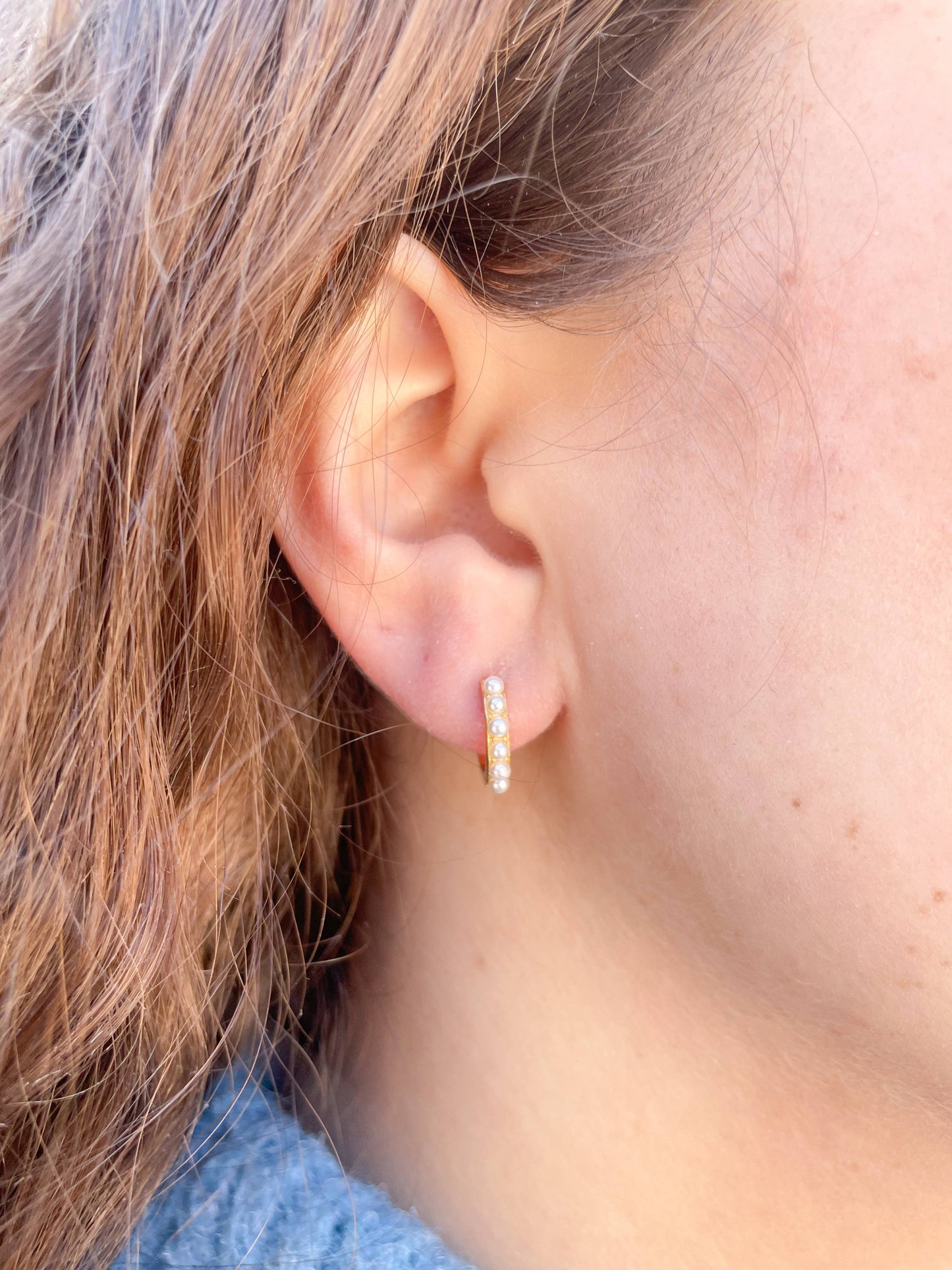 Dainty Pearl Studded Gold Huggies Earring