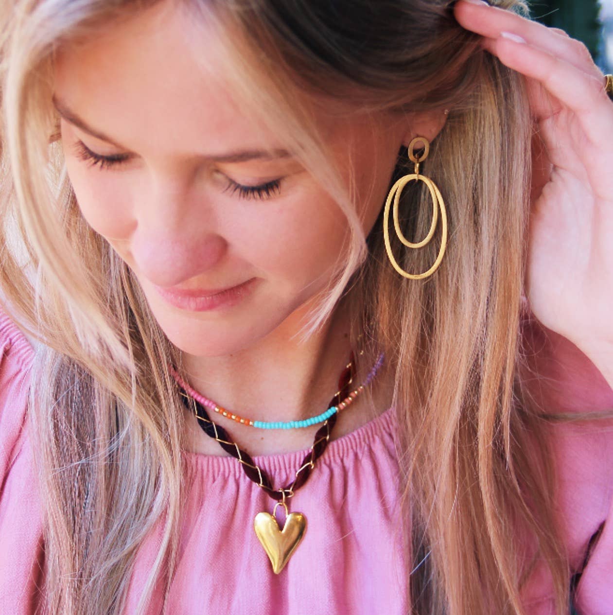 Statement earrings with oval pendants
