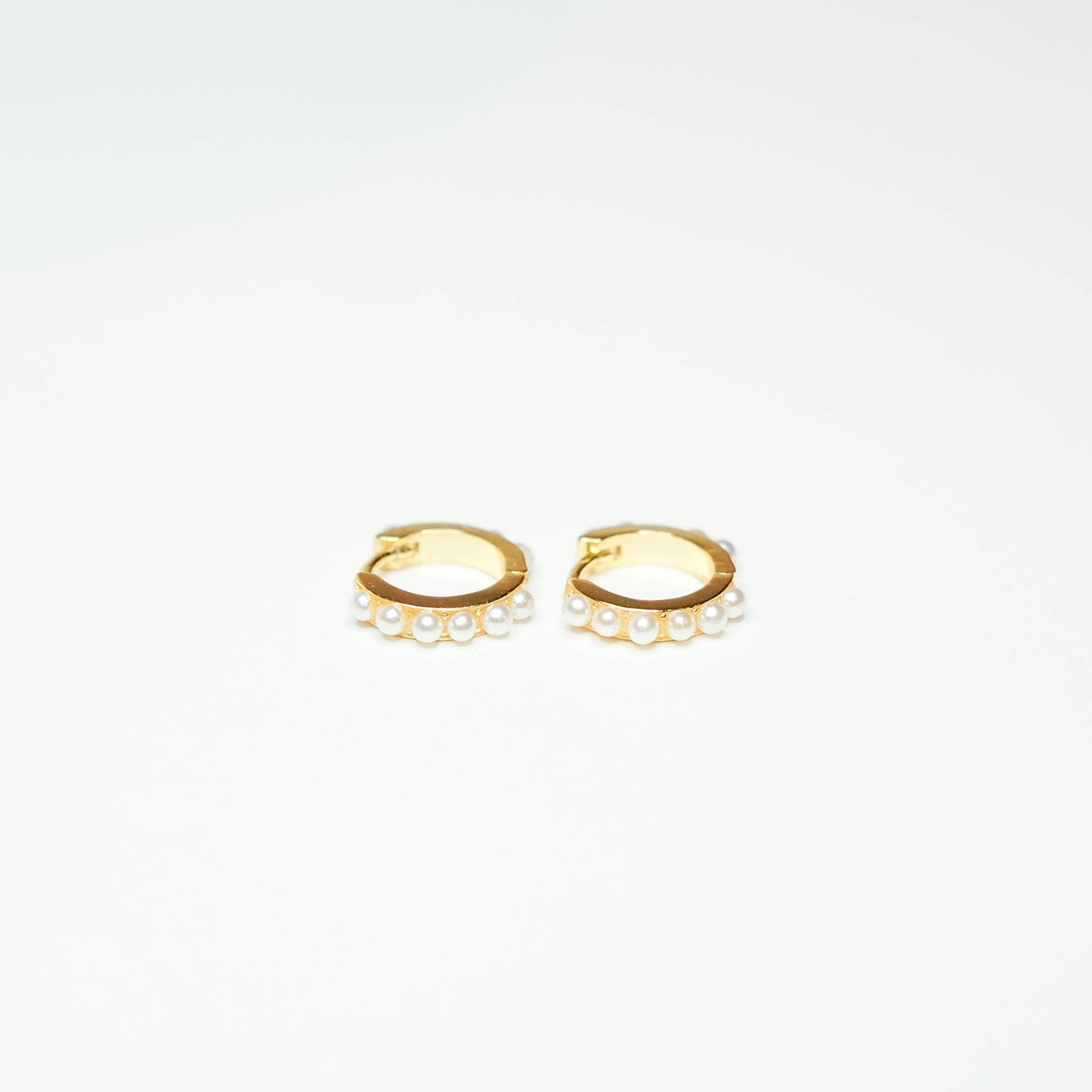 Dainty Pearl Studded Gold Huggies Earring