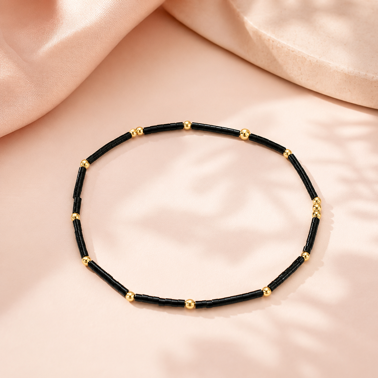 The Noble Dainty Bracelet - Black