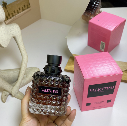 Pre-order Born in Roma Intense Perfume